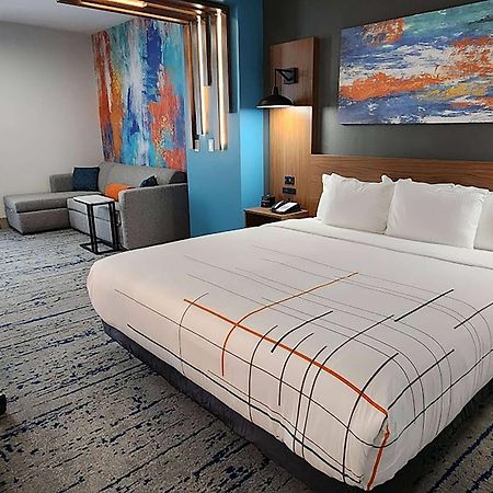 La Quinta Inn & Suites By Wyndham Austin South 외부 사진