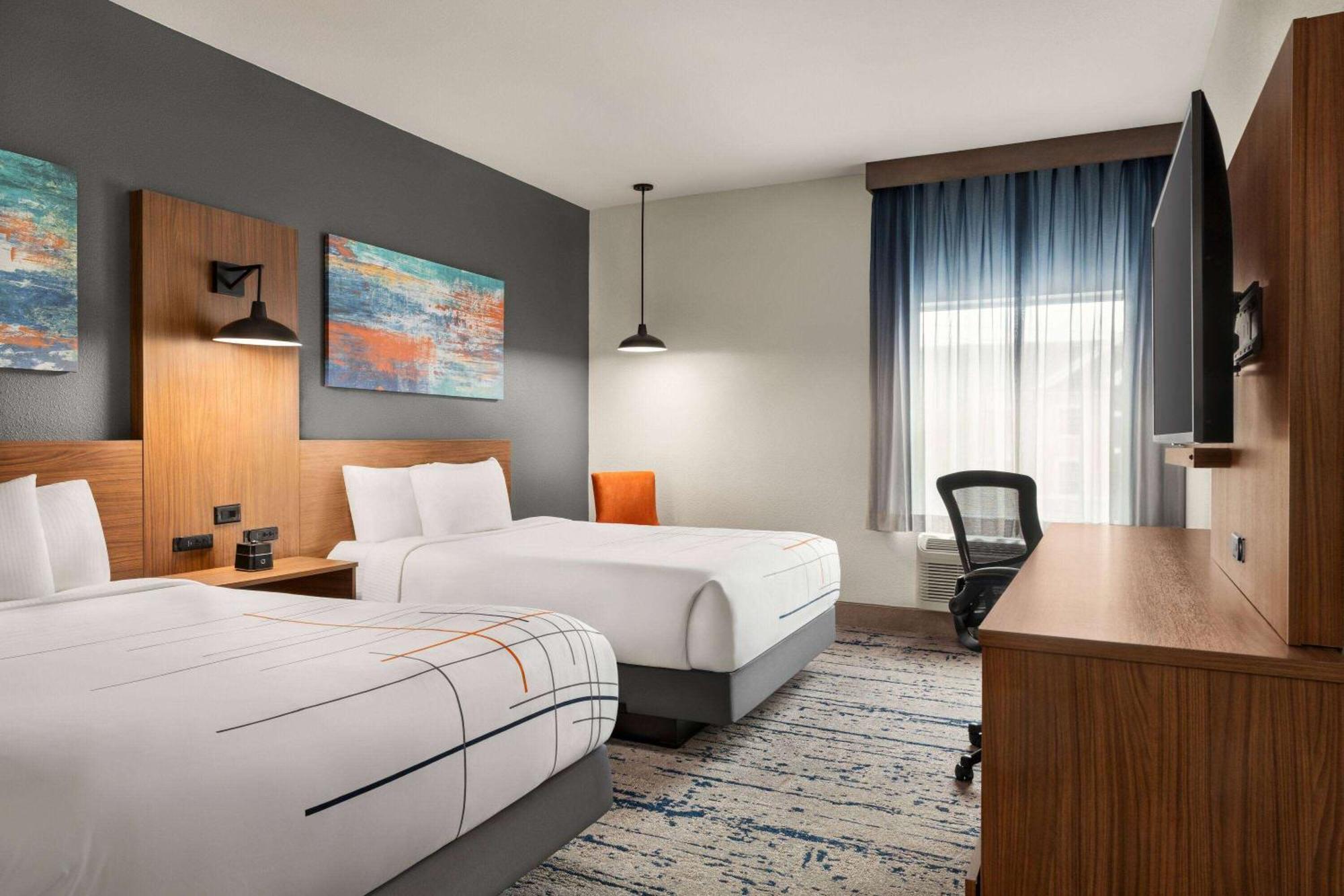 La Quinta Inn & Suites By Wyndham Austin South 외부 사진