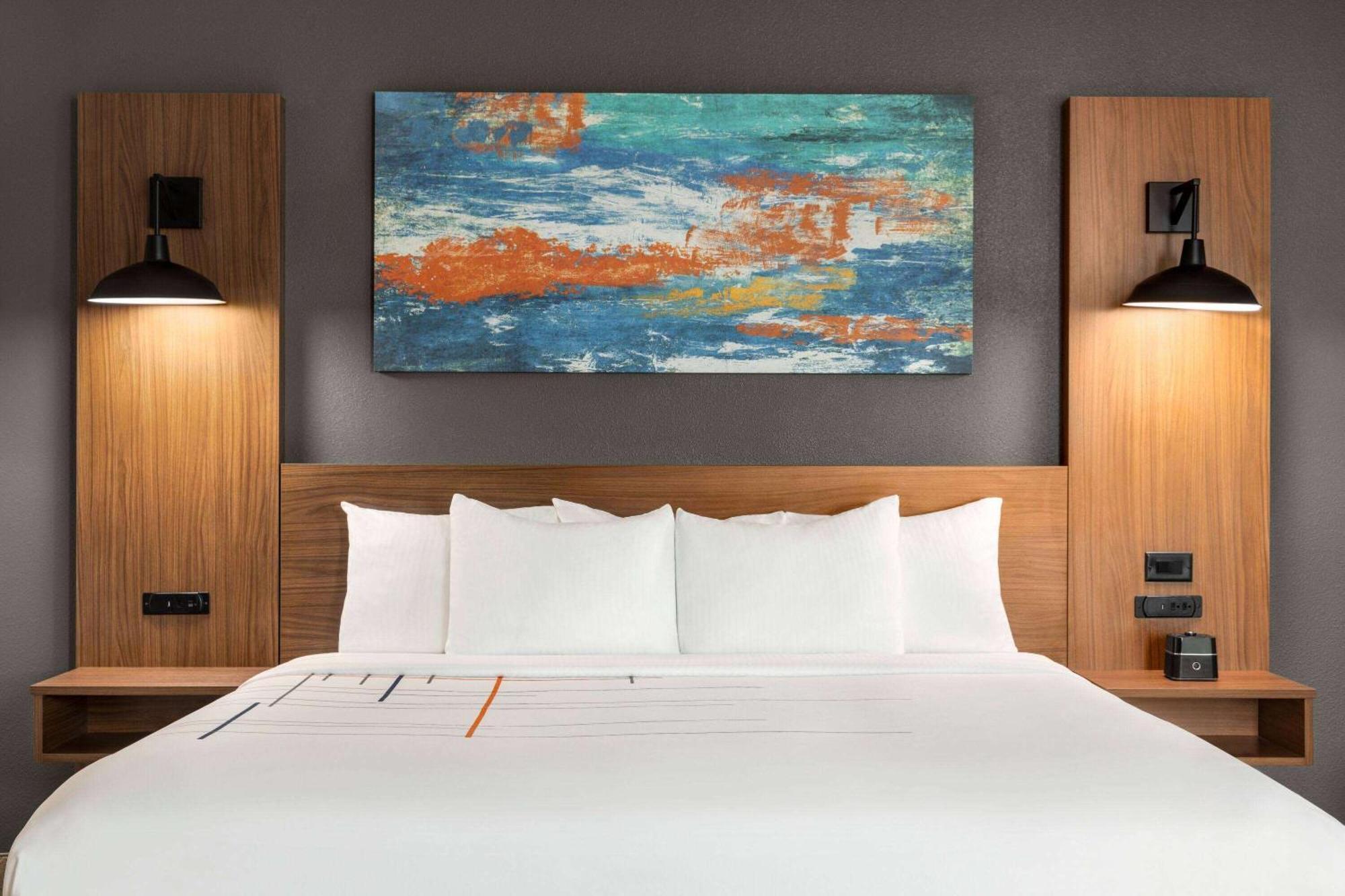 La Quinta Inn & Suites By Wyndham Austin South 외부 사진